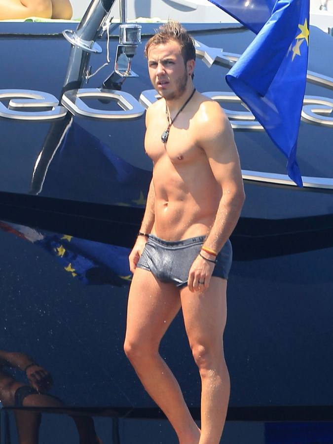 Mario Gotze ในวันพักผ่อนที่ Ibiza