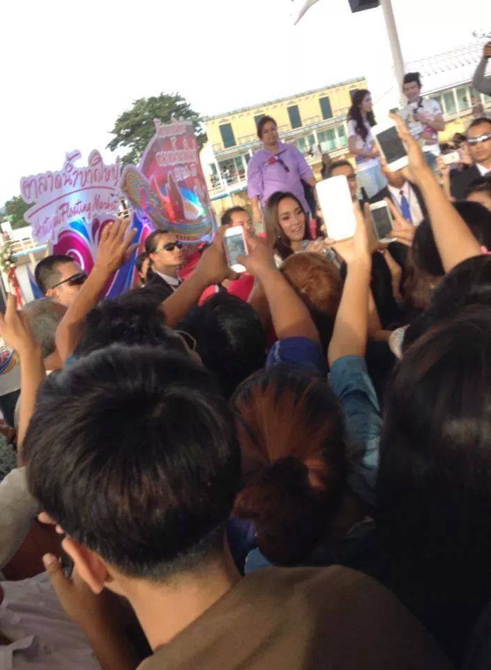 อั้ม พัชราภา งานเปิดตัวตลาดน้ำหาดใหญ่!!