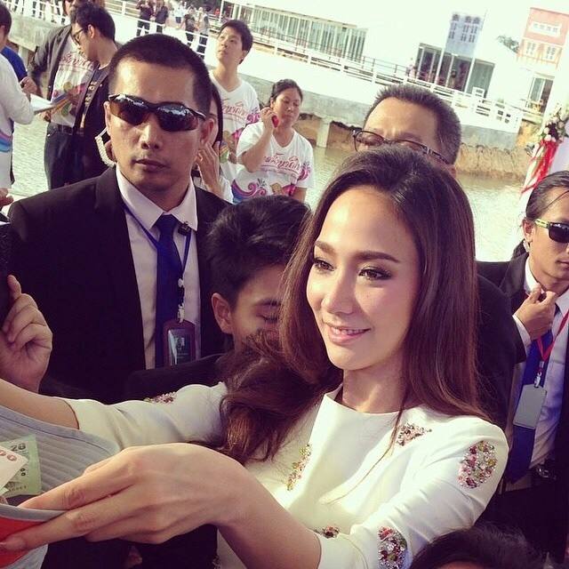 อั้ม พัชราภา งานเปิดตัวตลาดน้ำหาดใหญ่!!