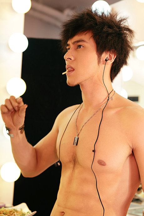 ห้าคนนี้ใครชนะเลิศ? @บารวี 226