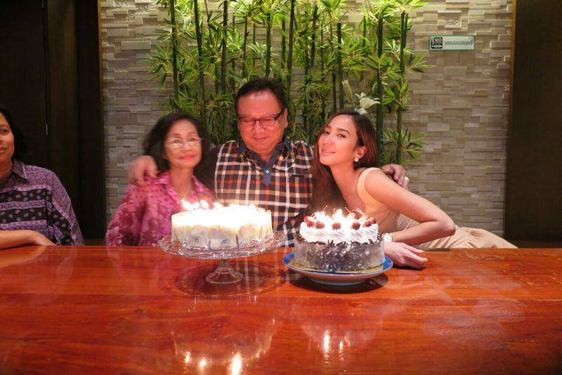 ครอบครัวนี้น่ารักอบอุ่นจริงๆ ในวันเกิดคุณพ่อ อั้ม พัชราภา!!