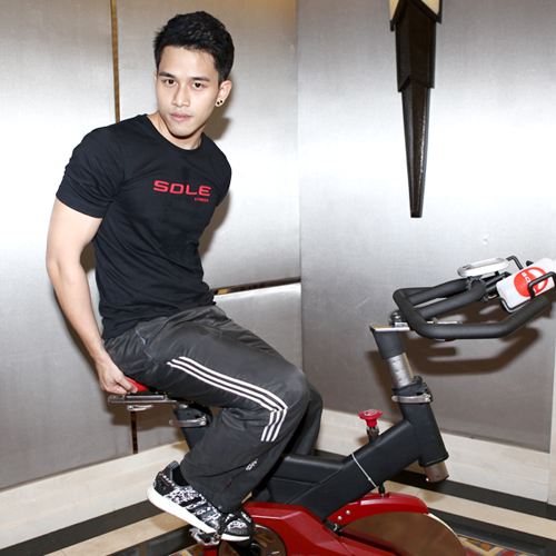 หนุ่มๆMen'sHealth 2014 เลือกใครดีอ่ะ?