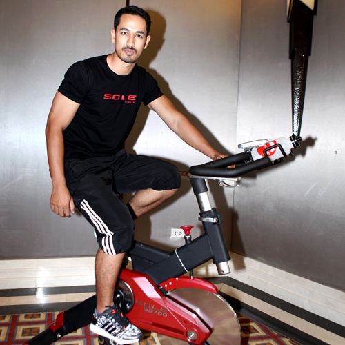 หนุ่มๆMen'sHealth 2014 เลือกใครดีอ่ะ?