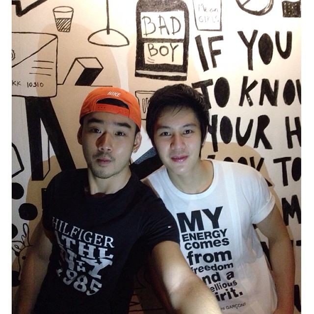 หล่อมาก  บารวีชอบผู้ชายสไตล์หล่อแบบนี้อ่ะ  เห็นแล้วอยากได้เป็นแฟนมาก เดินควงอวดใครต่อใคร @บารวี 237