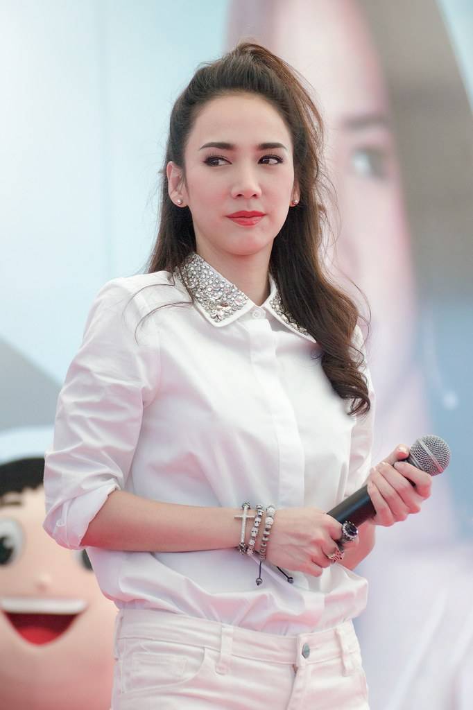 เปิดกรุค่าตัวดาราปี 2557 อั้ม พัชราภา นักแสดงเพียง 1 เดียวของประเทศที่ค่าตัวแพงที่สุด