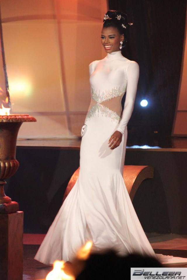 ภาพการประกวด Miss Venezuela World 2014 ชุดราตรี