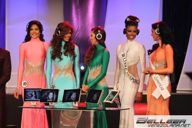 ภาพการประกวด Miss Venezuela World 2014 ชุดราตรี