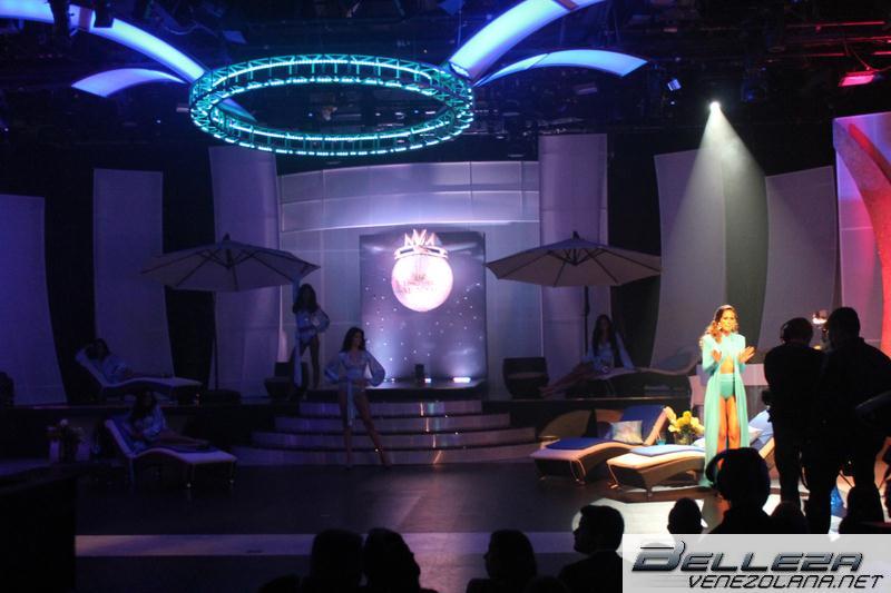 ภาพการประกวด Miss Venezuela World 2014 ชุดว่ายน้ำ