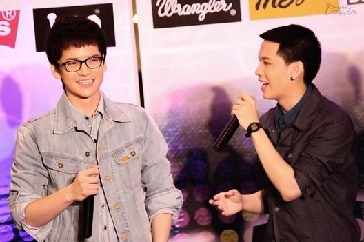 เต๋าคชาเดินแบบ