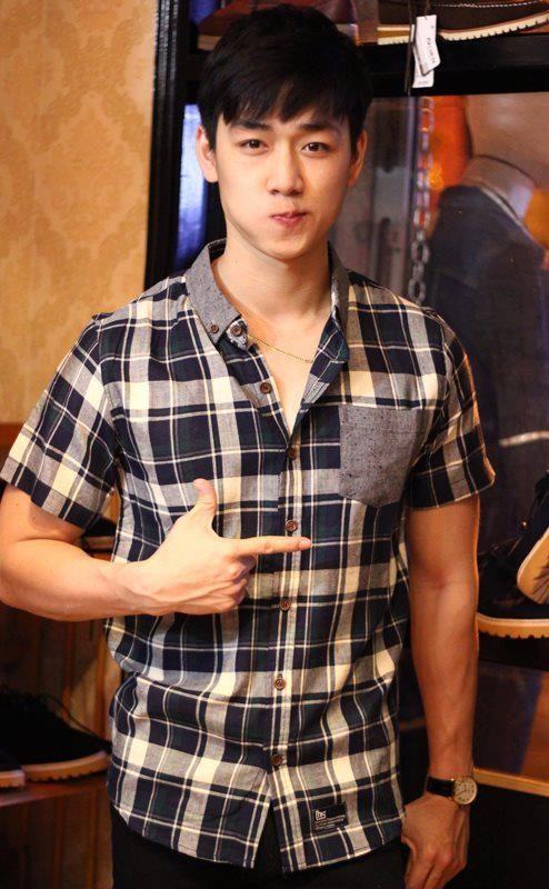 หล่อมากครับ  แต่ละคน บารวีว่าหล่อ  ทุกคนก็คงจะว่าหล่อเช่นเดียวกันนะครับ @บารวี 247