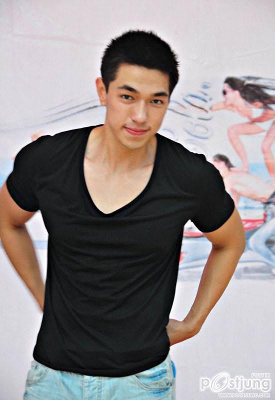 หล่อมากครับ  แต่ละคน บารวีว่าหล่อ  ทุกคนก็คงจะว่าหล่อเช่นเดียวกันนะครับ @บารวี 247