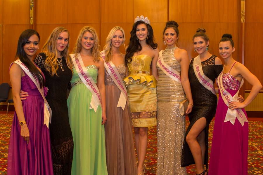 แอลลี่ Miss Universe Thailand ต้อนรับผู้เข้าประกวด Miss Universe New Zealand 2014