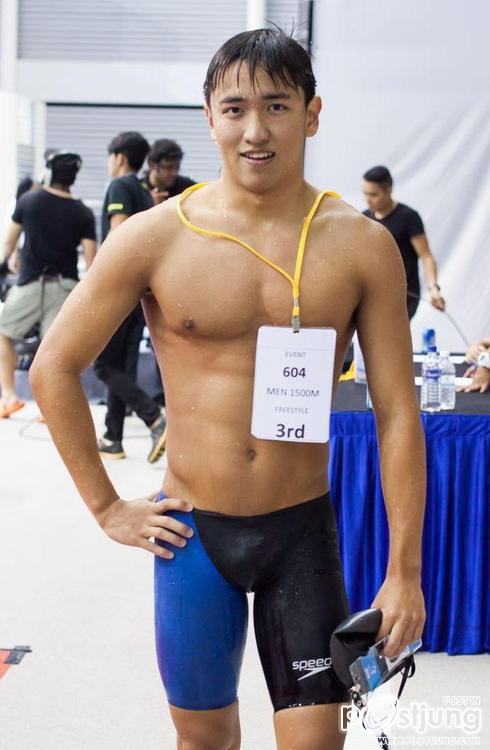 ถอดโชว์เรือนร่าง 513