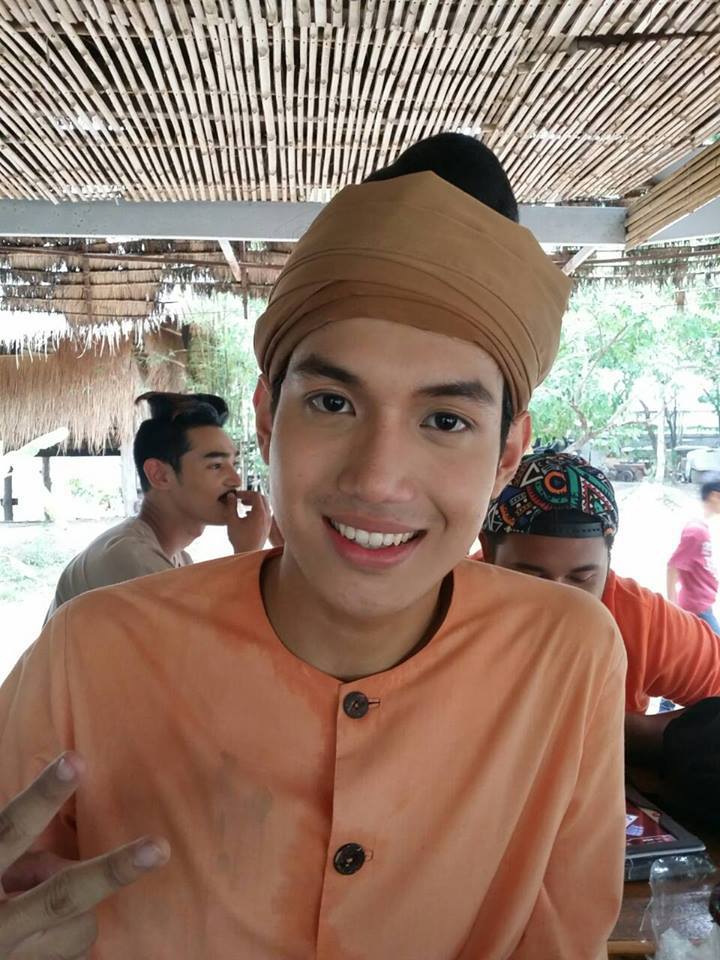 เพชร นพรัตน์ พระเอกยอพระกลิ่น
