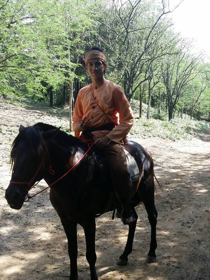 เพชร นพรัตน์ พระเอกยอพระกลิ่น