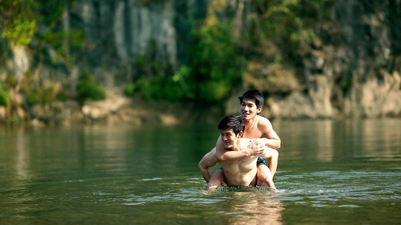 หนังรักวัยรุ่นหนุ่มหล่อน่าดู "ครูและนักเรียน" ฉาย11กันยานี้ ที่เอสพลานาดรัชดา