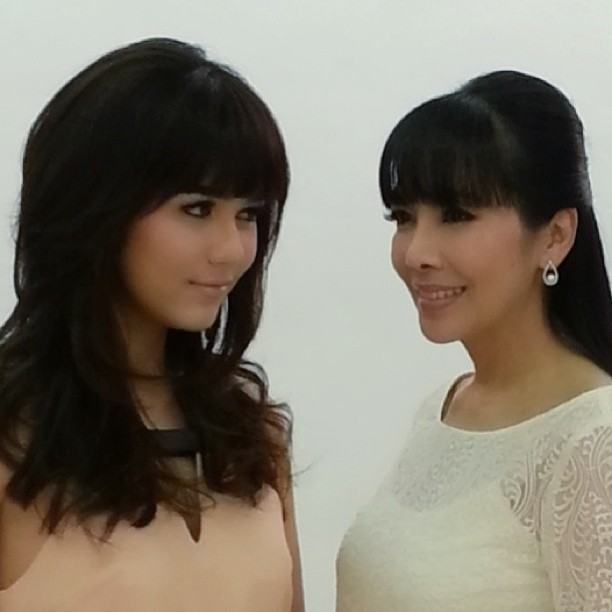 เสาวนีย์ แห่งทรายสีเพลิง