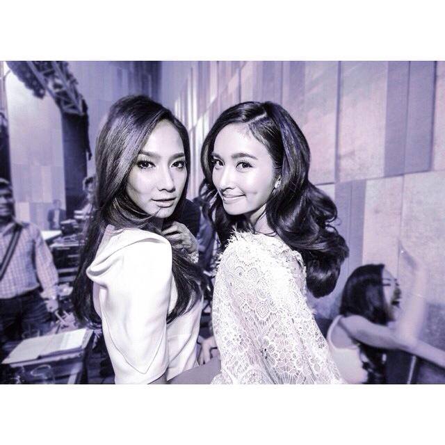 อั้ม หน้าเด็กมาก ในงานThe faceshop thailand