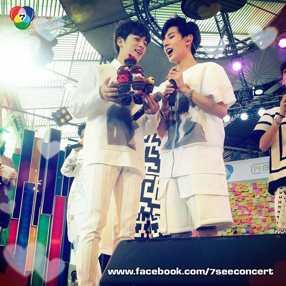 ใบเตย ปะทะ ศิลปินเกาหลี Boyfriend ใน 7 สีคอนเสิร์ต!!