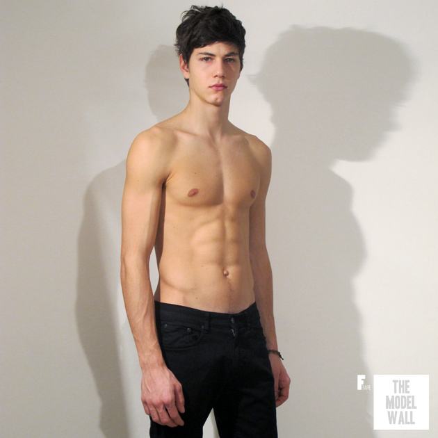 ปกติไม่ชอบฝรั่งค่ะ แต่ถูกใจนายแบบคนนี้มาก Simone Nobili