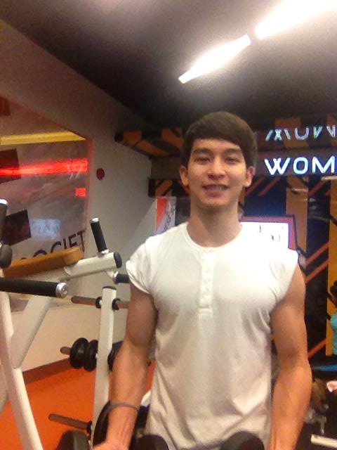 ไมค์ หนุ่มน่ารัก จากลาดกระบัง