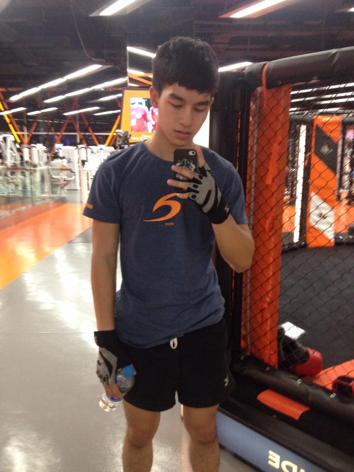 ไมค์ หนุ่มน่ารัก จากลาดกระบัง