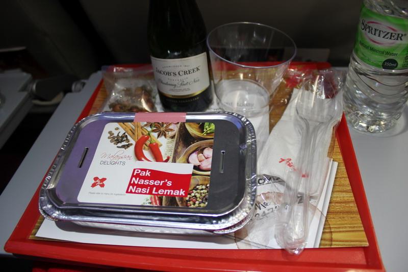เห็นแล้วน้ำลายไหล อาหารบนเครื่อง AirAsia แซ่บมาก บอกเลย