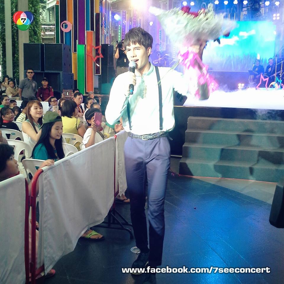 7 สีคอนเสิร์ต พิเศษ รักมิกค์ เลิฟไมค์ ไลค์เเม็ค