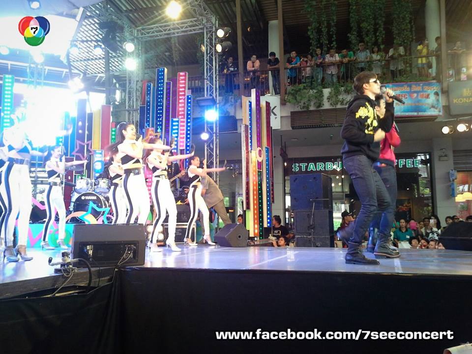 7 สีคอนเสิร์ต พิเศษ รักมิกค์ เลิฟไมค์ ไลค์เเม็ค