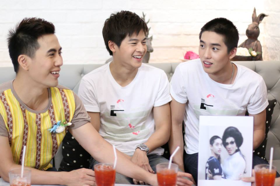 ต่อ & มาร์ช @ รายการปากว่ามือถึง (2-8-57)