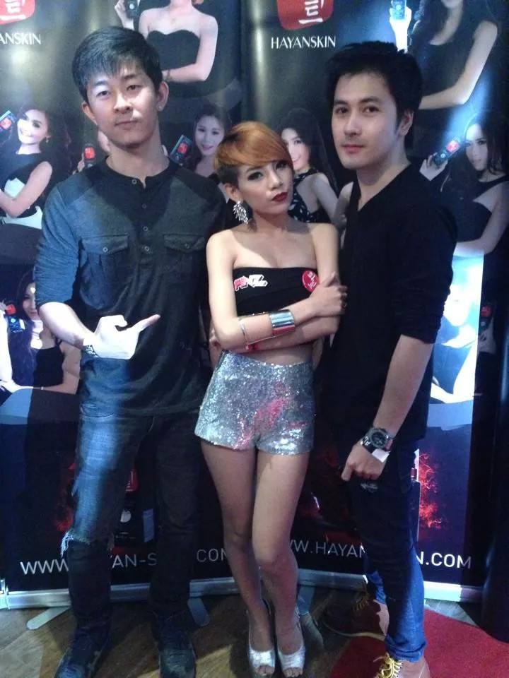 คู่จิ้น ชายแดน