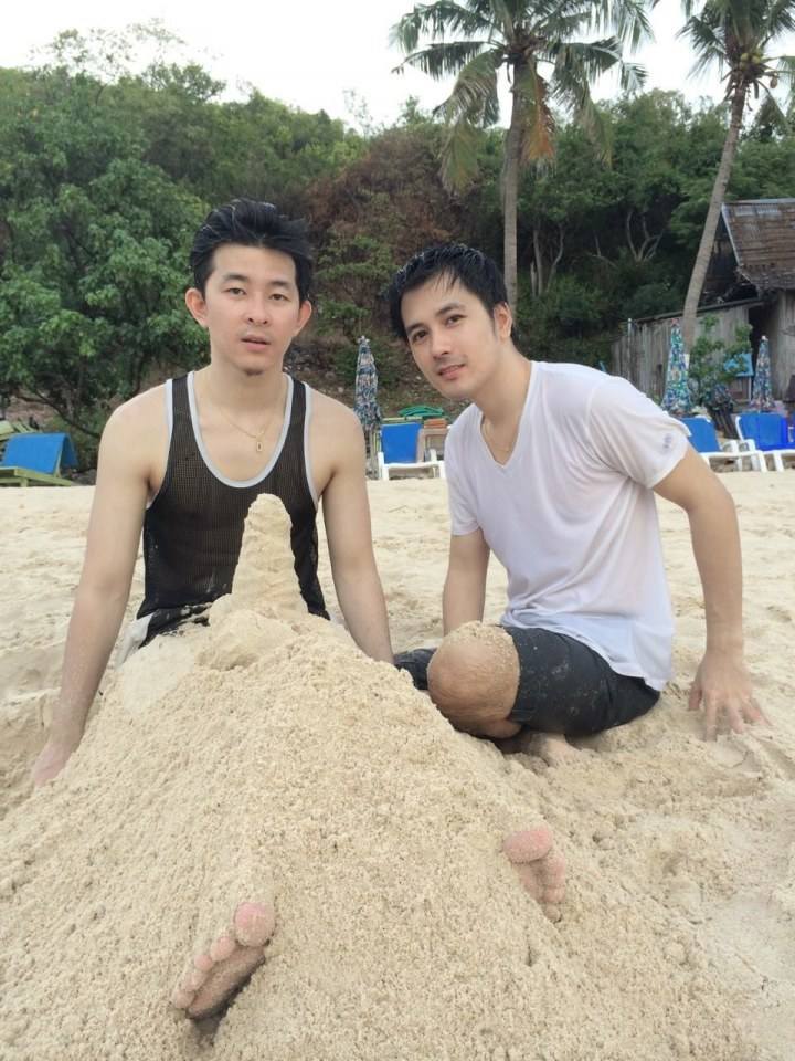 คู่จิ้น ชายแดน