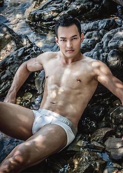ถอดโชว์เรือนร่าง 545