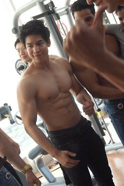 ถอดโชว์เรือนร่าง 545