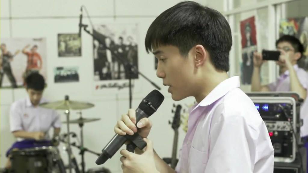 ไผบ่ะฮู้อ่ะ น้องใหม่ ฮอร์โมน น่าฮักขี้เล่น หนวกใบ้หนวกง่าว อิอิ