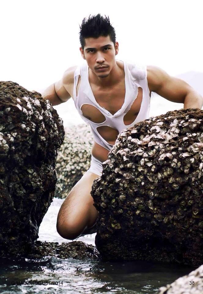 คงถูกคมโขดหินบาดเสื้อ