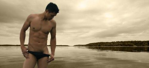 ถอดโชว์เรือนร่าง 556