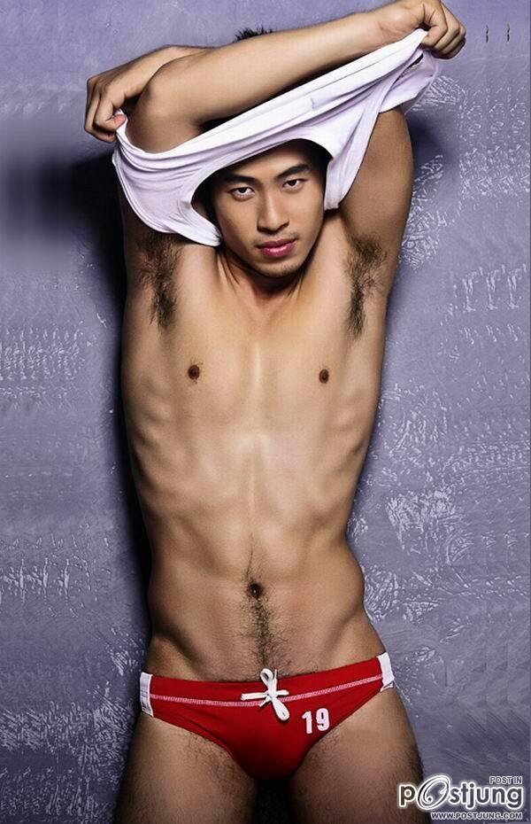 ถอดโชว์เรือนร่าง 557