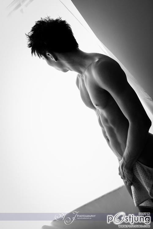 ถอดโชว์เรือนร่าง 557
