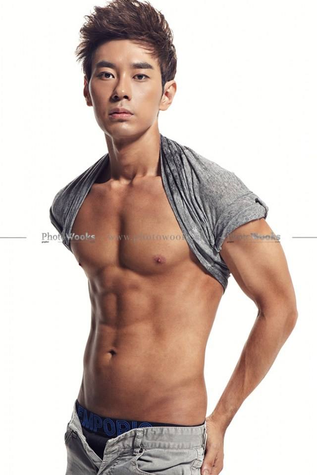 ถอดโชว์เรือนร่าง 558