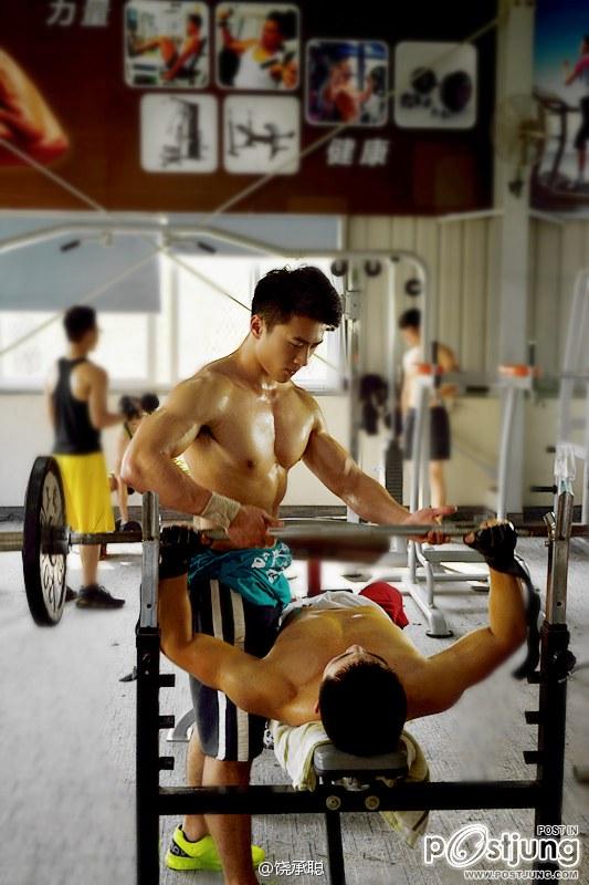 ถอดโชว์เรือนร่าง 558