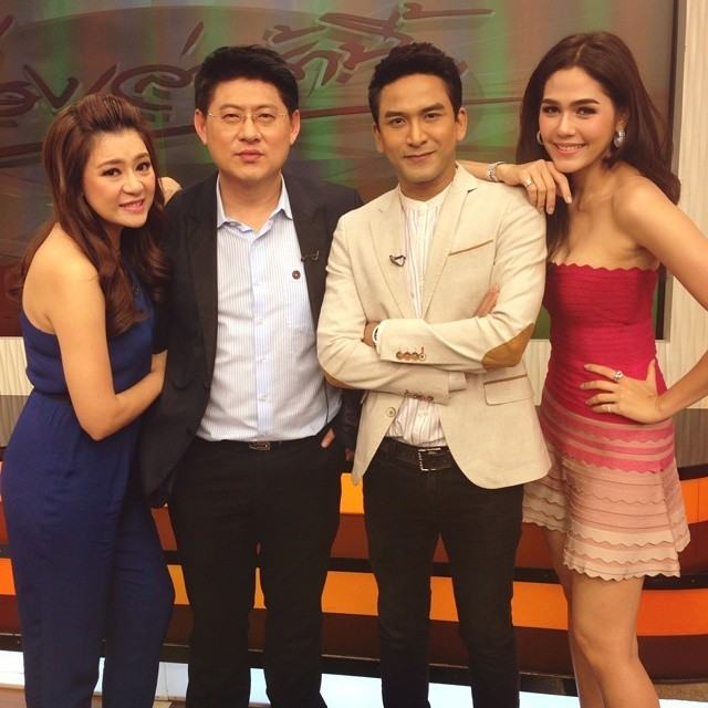 ชมพู่ อารยา , ป๋อ ณัฐวุฒิ & เมญ่า @ รายการเรื่องเล่าเช้านี้ (18-8-57)