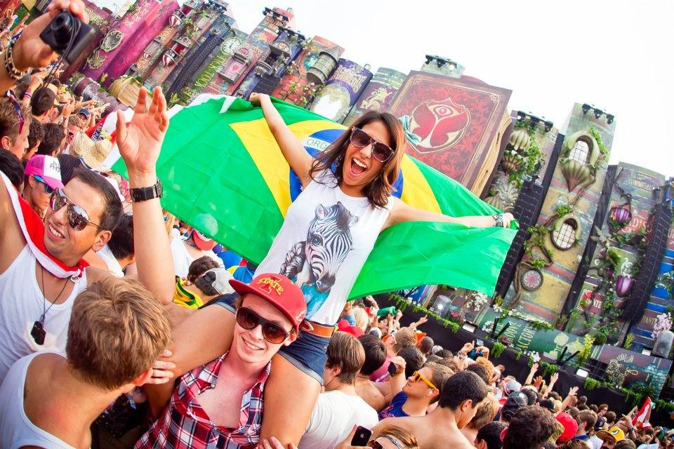 TOMORROWLAND