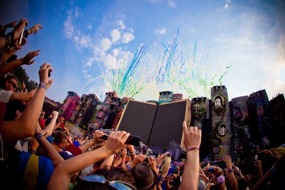 TOMORROWLAND