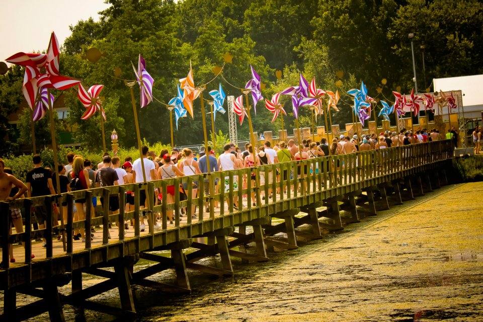 TOMORROWLAND
