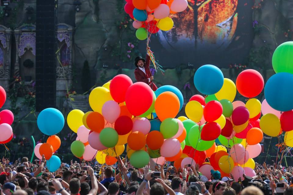 TOMORROWLAND