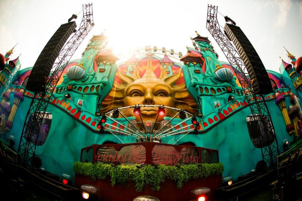 TOMORROWLAND