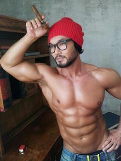 ถอดโชว์เรือนร่าง 565