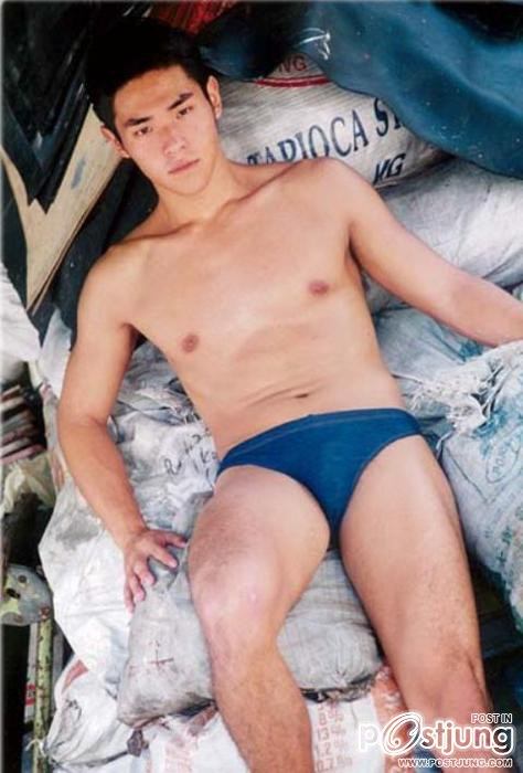 ถอดโชว์เรือนร่าง 565