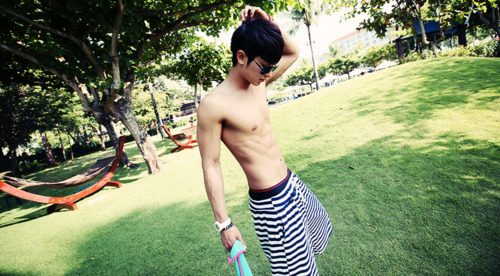 ถอดโชว์เรือนร่าง 565